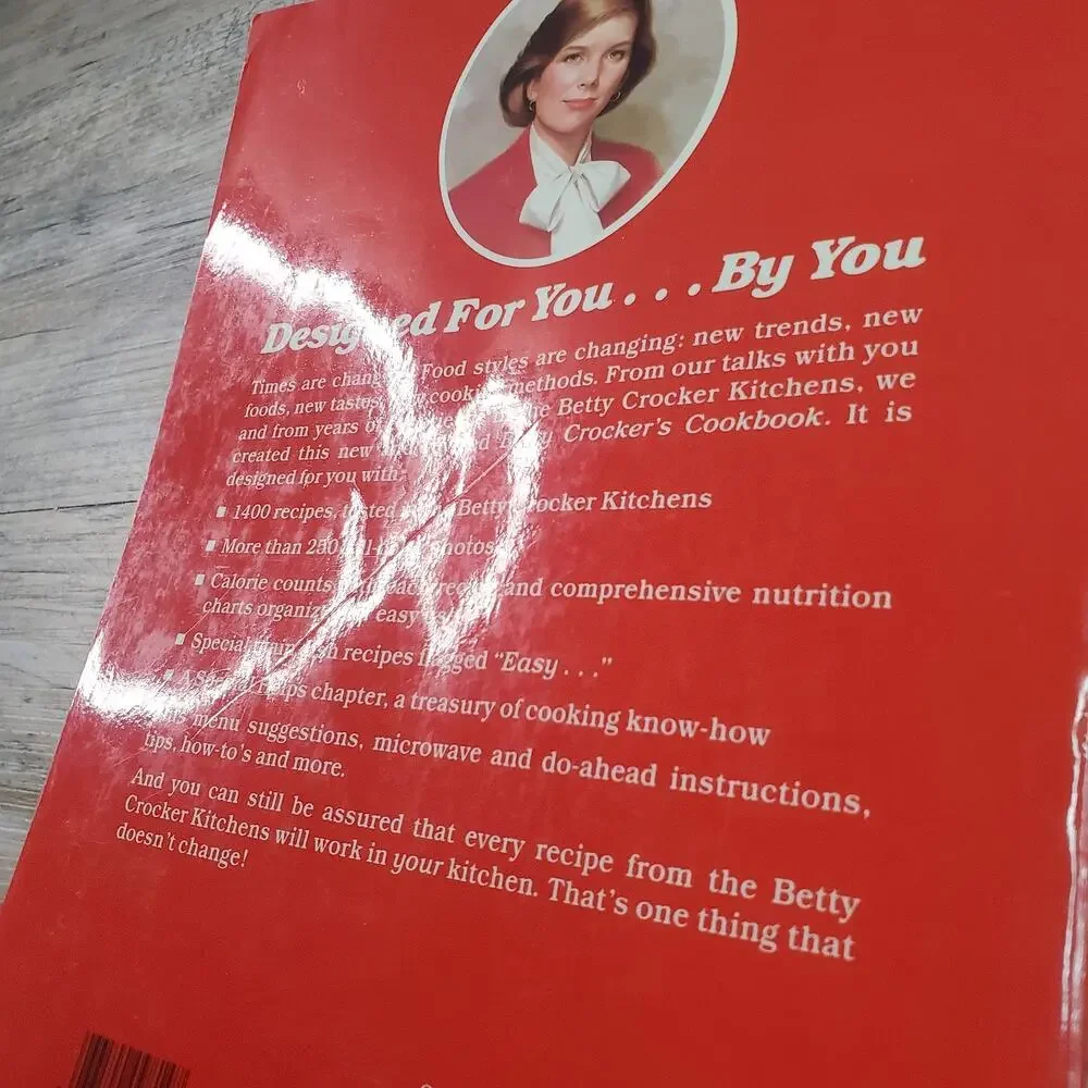 Betty Crocker’s Cookbook 1989 8th Printing Red Soft Glossy Cover Golden Paperbac